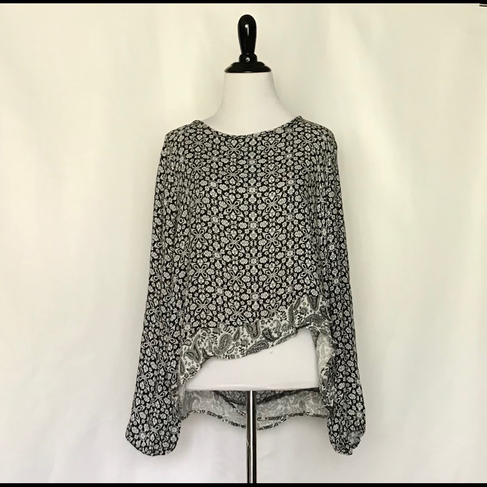 Freshman 1996 Black and white floral blouse